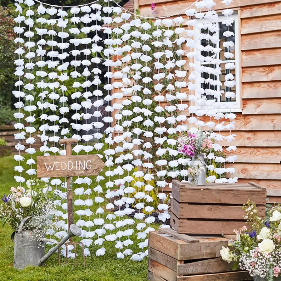 Κουρτίνα διακοσμητική με λευκά λουλούδια