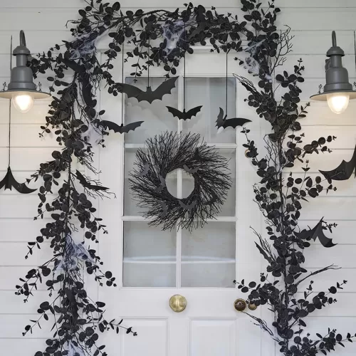 Διακόσμηση Halloween για την πόρτα - Γιρλάντα με μαύρα φύλλα & νυχτερίδες