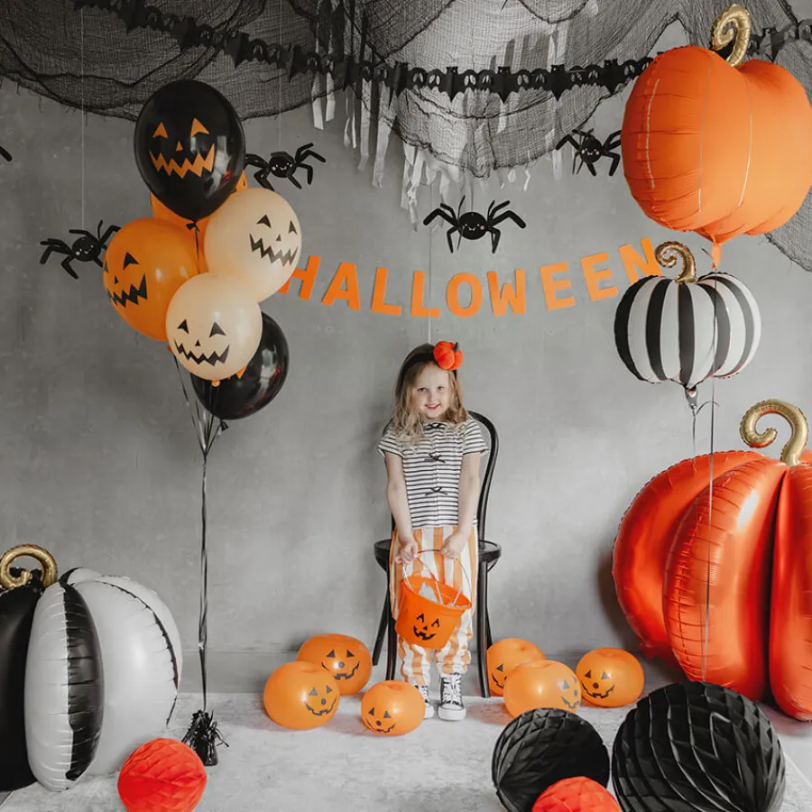 Χάρτινη μπάλα διακοσμητική μαύρη 30εκ. Χάρτινη μπάλα διακοσμητική μαύρη 30εκ.